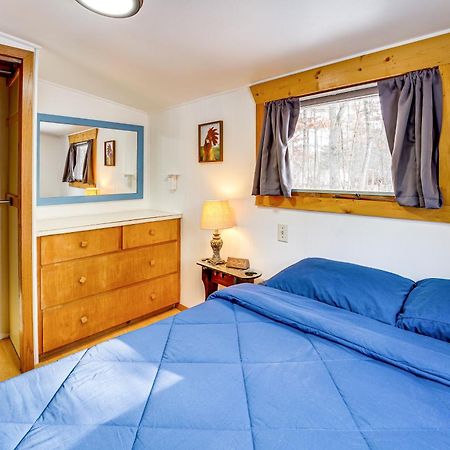 Pet-Friendly Irons Cottage About 4 Mi To Sand Lake! Zewnętrze zdjęcie